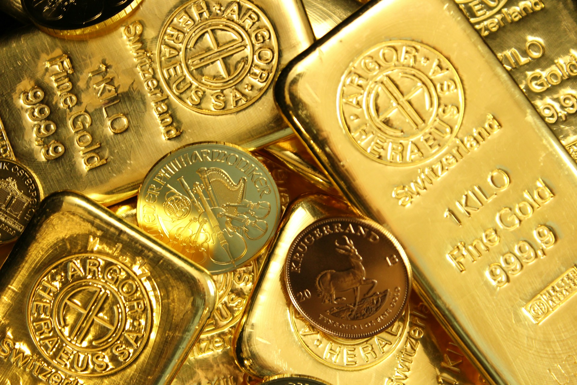 Gold coins and precious metals related to IRA investments